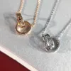 Classic Design Love Sieraden Dubbele ring ketting Dames v Hoge versie Geplateerd 18K ROSE GOUD VOLLEDIGE DIAMAND COCKAR -ketting veelzijdig licht met logo