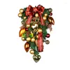 Tapisseries décorations de Noël de couronne de couronne branches baies rouges pignes papillons ligature est
