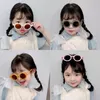 Crianças desenhos animados fofos pequenos óculos de sol crianças redondos de óculos de moda de bebê meninos meninas protetora sola olhewear 240326