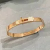 Neuer klassischer Designer Schwein Nase Halb Diamant für Frauen 18K Roségold rotierende Schnalle Modelle Luxus exquisites H -Armband mit Logo