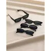 4st Women Cat Eye Geometric Frame Solglasögon Svarta glas för sval utomhus semester strand resor dagliga liv klädtillbehör