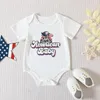 Ensembles de vêtements 2024-03-20 Lioraitiin bébé fille tenue patriotique lettre imprimée manches courtes barboteuse et pantalon évasé à rayures étoiles bandeau