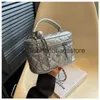 Sacs à bandouliers cette année Mini sac populaire pour femmes printemps et été 2023 New Fashion Lingge Chain Crossbody Sac Handheld Backet H240403