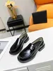 Chaussures de créateurs Femmes Loafer Chaussures décontractées en cuir épais en cuir noir Black Women's Monolith Black Cloudbust Outdoor Classic Moofers Matte