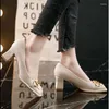 Chaussures habillées 2024 Femme à mi-talons 5,5 cm Été Style français Back vide femelle talon épais Toe carré Mary Jane Black Green Talon Femme