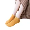 女性の靴下2ペア/ロットウォームフロア冬の濃いサーマルソフトパールレースキャンディーカラーコットン