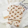 Koreansk stil baby flicka kläder sätter spädbarn födda hem kostymer pojkar tshirtshorts 2st pajamas barn träning sömnkläder 240325