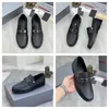 Italien New Listing Men Luxury Le cuir Chaussures Man Flat Classic Men Designer Robe Shoes Cuir Italien Formal Oxford Plus taille 38-45