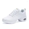 Dansschoenen 2024 Moderne jazz sneakers vrouwen ademende mesh veter dansende oefening demping lichtgewicht fitnesstrainers