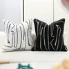 Poduszka nordycka czarna biała abstrakcyjna linia bawełniana i lniana dekoracyjna poduszka do sofy łóżko