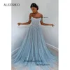 Robes de fête Aleeshuo Gorgeous Sky Blue A-Line Prom Appliques Shiny Appliques perles de graduation sans bretelles Robe de soirée