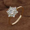 Anelli da sposa 2 pezzi Huitan abbaglianti Flower Alassing Women Rings per accessori per l'impegno per matrimoni Accessori scintillanti zirconi cubici Dichiarazione di gioielli regalo