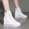 Mulheres genuínas de couro de 8cm de cunha escondida sapatos de plataforma sapatos de salto alto Woman Casual White Trainer 240401