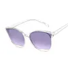 Gafas de sol de llegada de llegada Mujeres Vintage Metal Mirror Classic Sun Glasses Femenino Oculos de Sol Feminino UV400 240326