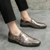 Zapatos casuales Tendencias de moda de la moda Hombres de cuero Doble mocasines de hebilla Mocasins Business Spring British Style