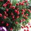 Flores decorativas por atacado Artificial Christmas Berries Red Gold Holly Folhas Videira Rattan Mini Fake Berry Diy Natal Ornamentos de árvore