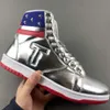 2024 Nuove scarpe da ginnastica Trump Sneakers The Never Reader High Tops Donald Trump Gold Silver in pelle Custom Men Custom Sneaker Sport Sport Sport alla moda alla moda all'aperto