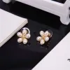 Pendientes de marcas de moda Pendientes de orejas Diseñadores de alta calidad Pendientes Classic Golden Pearl Jewelry For Woman Wedding Party Party