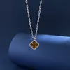2024 18k Gold Plated Clover Necklace Luxury Designer for Women Flowers Four-leaf Fashional Pendant Wedding Party Jewelry