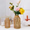 Vasen Blume Vase handgefertigt Stroh gewebtes Anti-gebrochenes japanischer Style-Pflanzentafel-Dekorationsszene-Layout.
