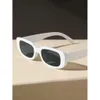 20pcs Femmes en gros Square à tendance tendance en plastique Lunettes de soleil blancs pour les accessoires de voyage de fête quotidiens en plein air