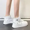 Fitnessschuhe Frauen Sneakers Leder Plattform Winter Koreanische Weiße Damen Schnürung hochtoper Frau vulkanisiert 2024