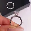 2 pezzi Anelli nuziali Huitan 2 pcs Set di anelli Donne con geometriche Crystal Crysal Cubic Zirconia Siet da sposa da sposa Anelli da feste di matrimonio Gioielli Fashion Hot