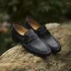 Casual skor kvinnor platt fårskinn leatherslip-on komfort loafers walk pleated lägenheter vårguld silver