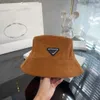 Yüksek kaliteli kova şapkası klasik ters üçgen metal rozeti deniz kıyısı güneşlik şapkası naylon denim kişiselleştirilmiş şapka