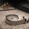 Kompass utomhus multifunktionell amerikansk metallkompass bärbar noggrann vattentät skakningssäker geologisk överlevnadskompassmätare