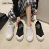 Casual Shoes 2024 Fashion Frühling und Sommernetz Frauenlaafer laufen weiche untere weiße Koreanisch