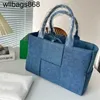 Handbag Bottegvenetass Bvs Me Denim Woven Bag Arco Commuting Tote Black and White Canvas Blue Large Capacity Handbag