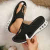 Slippers 2024 Новые летние женские клины высокой каблуки с воздушной подушкой сандалии моды зажимной платформу пляжные сандалии J240402