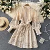 Vintage Runway Designer Mini Dress Hollow Out Brodery Stand Collar Lantern Sleeve Bow Sashes spets Up Party 2024230K 647 213