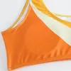 Kobiety w kolorze stroju kąpielowego stroju kąpielowego Patchwork Swimwork Women Wysoka talia 2-częściowa bikini 2024 pojedyncze ramię z tyłem z wyściełanym kostiumem kąpielowym plażowym