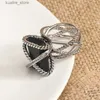 Bonnes de cluster 15 mm * 20 mm Crystal Rectangulaire Black Cz Ring Derty White Gold plaqué en laiton Twisted Statement de conception bijoux pour les femmes L240402