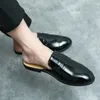 Slippers Luxury Designer Casual Moccasins Sandals Men's Non Slip Flat Shoes Shiny Loafers Leather Breathable Mule