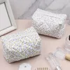 Bolsas de armazenamento Bolsa de higieness Print de estampa de flores Conjunto de cosméticos com fechamento de zíper para viagem de viagem Batom de maquiagem de capacidade de viagem