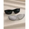 2Pairs Women Women Classic Wrap-Around One Piece Tinted Lens Design Black White Fashion Y2K Glasses para acessórios para ciclismo de ciclismo ao ar livre