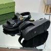 Designer Slippers Man Shoes Women Gu Ci Sandales Plateforme de haute qualité Sliders Gold Buckle Imprimer en cuir boule de boucle monte