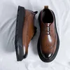 Lässige Schuhe Britisch-Stil Herrenmodisch geschnitzter Brogue Schnüre original Leder Derby Schuh Hochzeitsfeier Plattform Schuhe Zapato Zapato