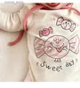 Rompers 4993B Vêtements nouveau-nés Baby Bodys 2023 Printemps Automne Cute Couc Pink Girls One Piece Vêtements Mesure de vêtements avec chapeau L240402