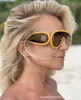 Designer Trendy Fashion Large Frame One Piece Y2K Solglasögon Kvinnor PC -bitar Personliga Mens Ins Glasses OW0Z