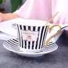 Copos pires simples listrado osso china xícara de café requintado pires com colher dourada elegante cerâmica paris chá porcelana