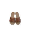Designer di lusso femminile Sandalo Domande Scarpe da donna di alta qualità piatto per caviglia abbellita a punta aperta Summer Beach Sandale Sandal Mules Luxury