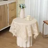 Tavolo tavolo all'uncinetto vuoto beige cotone tovalico materiale rettangolare sul salone decorativo
