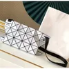 여성을위한 디자이너 가방 2024 및 일본 봉투 광택 오리지널 어깨 4x6 다목적 다이아몬드 매트 그리드 싱글 가방 세련된 남성 여성 크로스 바디