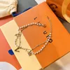 Luxury Style Pearl Anklets New Designer Letter Chains Spring High Quality Womens smycken Tillbehör för kvinnliga par Designgåva