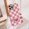 Checkerboard Plaid Leder Telefonhülle für iPhone 12 13 Mini 14 11 Pro XR X XS Max Metal Dreieck Logo für Apple 7 8 Plus Cover