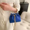 Mattor Mini Flap Women's Crossbody Bag Designer Ruffled Top Hande Decoration Handväska Kvinnlig koppling Totkedja axelväskor Purse